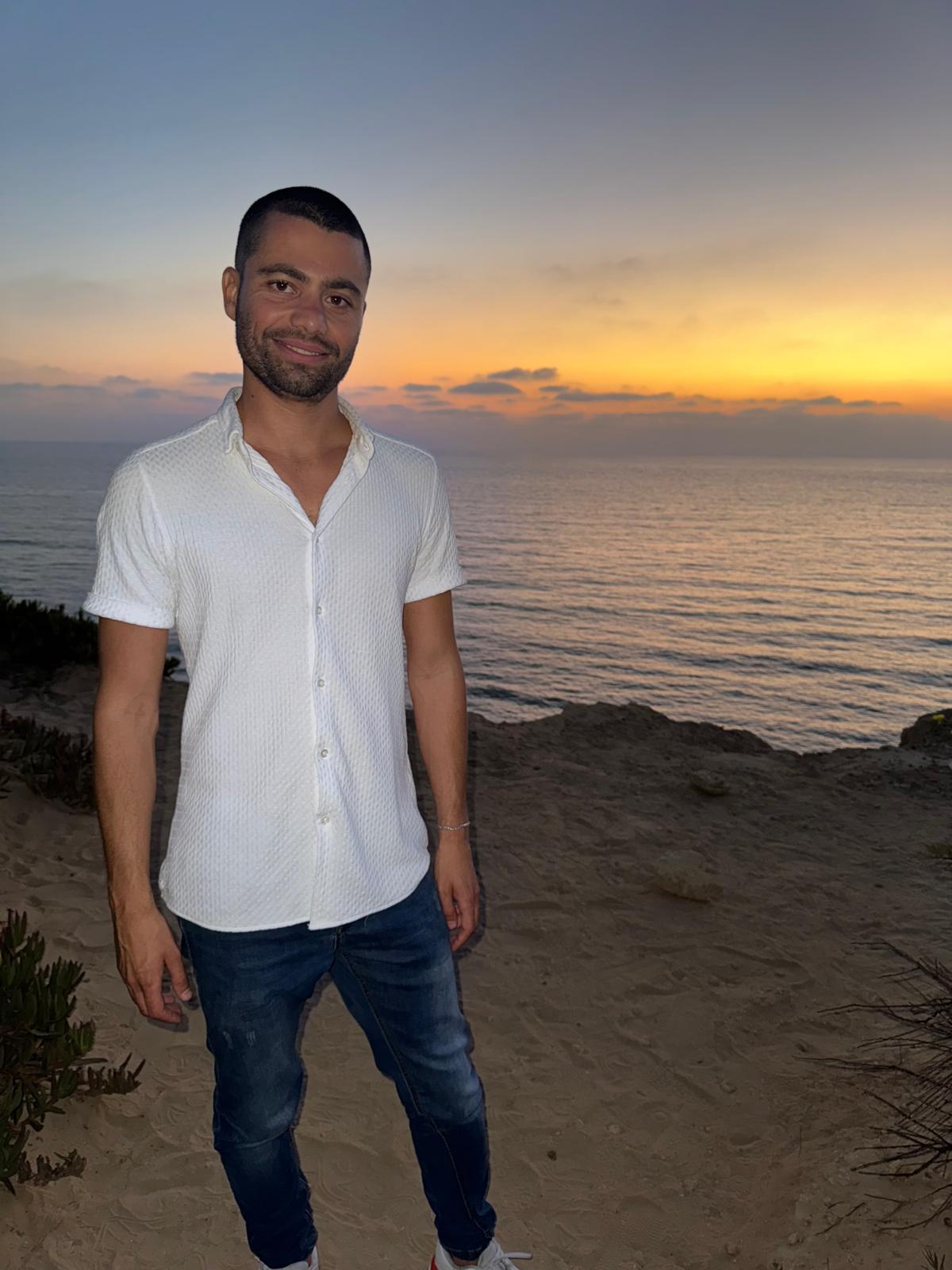 עמית חביב | מטפל מוסמך בשיטת LICBT | טיפול בחרדות
